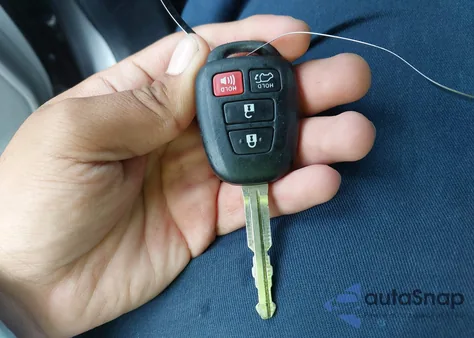 2019 Toyota Highlander Le Plus из США, поврежденный, VIN 5TDBZRFH5KS736089